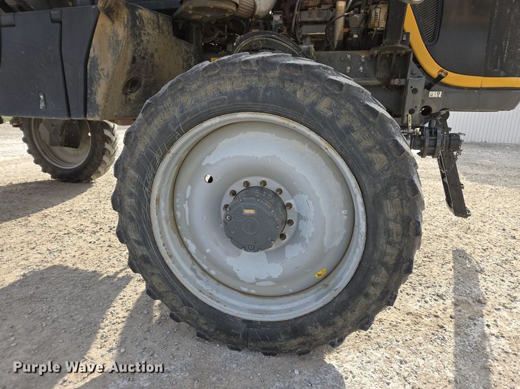 image for item EE7949 2015 Agco Rogator RG1100B sprayer