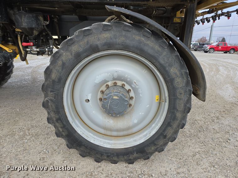 image for item EE7949 2015 Agco Rogator RG1100B sprayer