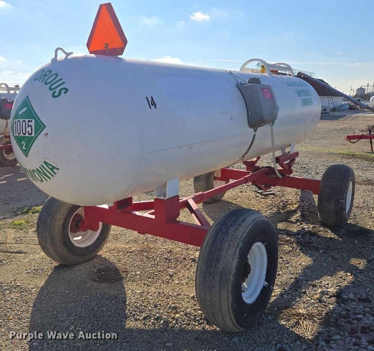 image for item EE7956 Vistron NH3 tank trailer