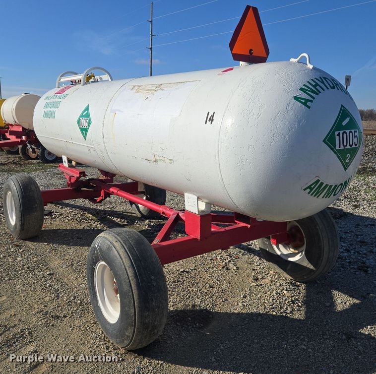 image for item EE7956 Vistron NH3 tank trailer