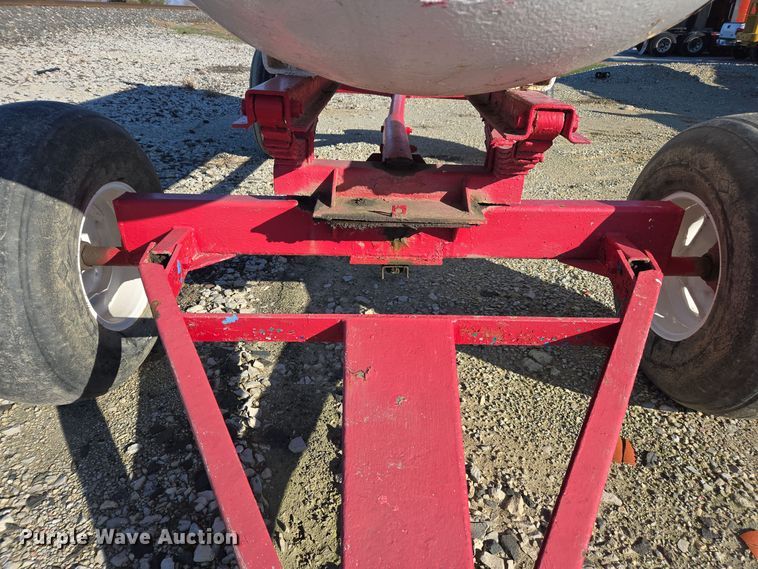 image for item EE7956 Vistron NH3 tank trailer