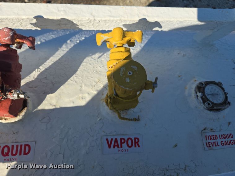 image for item EE7956 Vistron NH3 tank trailer