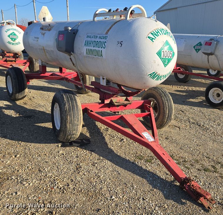image for item EE7957 Vistron NH3 tank trailer