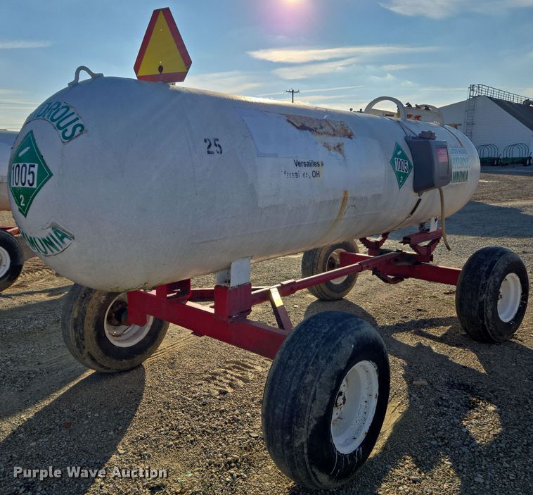 image for item EE7957 Vistron NH3 tank trailer