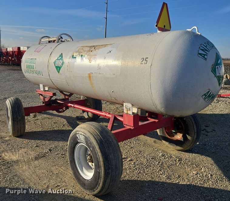 image for item EE7957 Vistron NH3 tank trailer