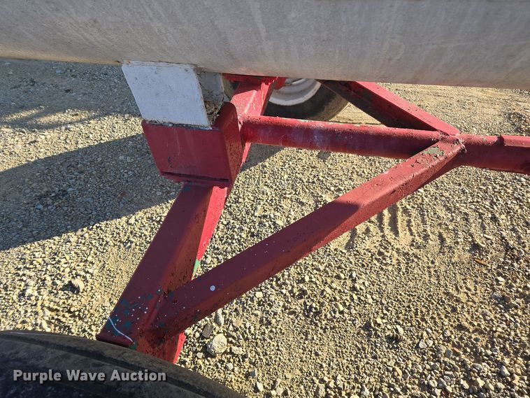 image for item EE7957 Vistron NH3 tank trailer
