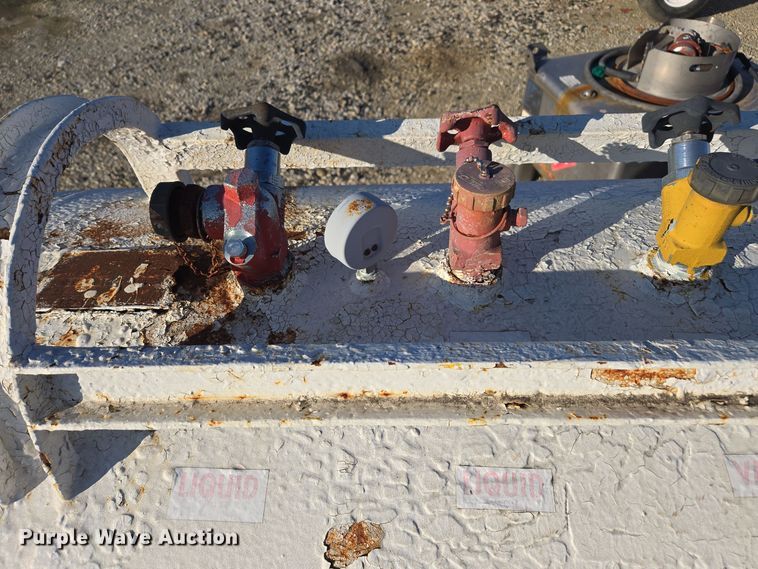 image for item EE7957 Vistron NH3 tank trailer