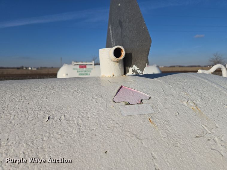 image for item EE7957 Vistron NH3 tank trailer