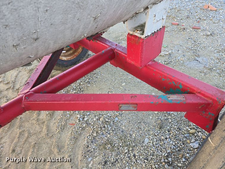 image for item EE7958 Vistron NH3 tank trailer