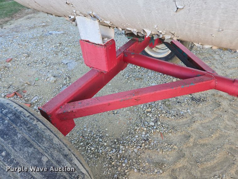 image for item EE7958 Vistron NH3 tank trailer