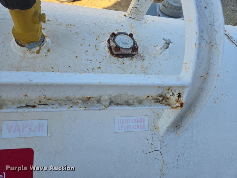 image for item EE7958 Vistron NH3 tank trailer