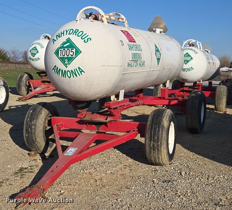 image for item EE7959 NH3 tank trailer