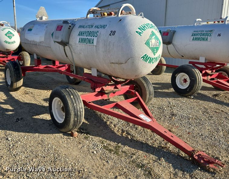 image for item EE7959 NH3 tank trailer