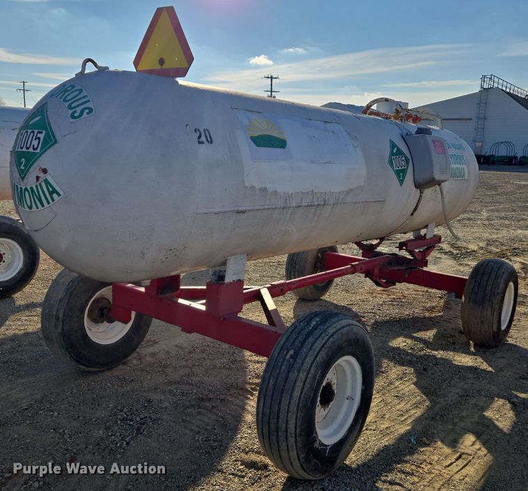 image for item EE7959 NH3 tank trailer
