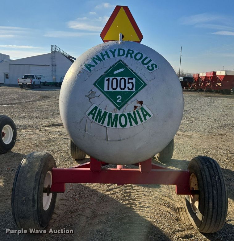 image for item EE7959 NH3 tank trailer