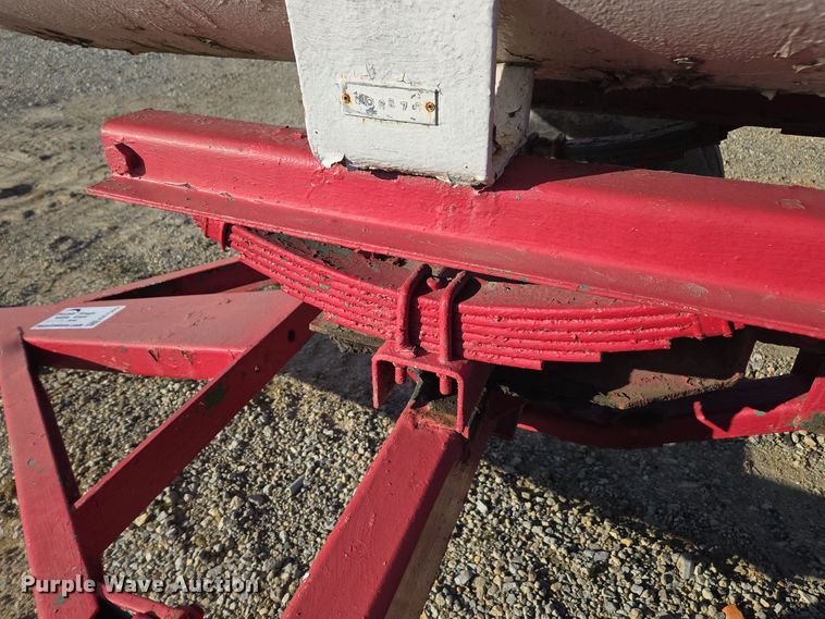 image for item EE7959 NH3 tank trailer