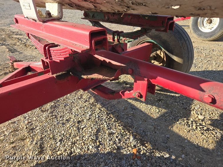 image for item EE7959 NH3 tank trailer