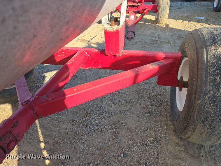 image for item EE7959 NH3 tank trailer