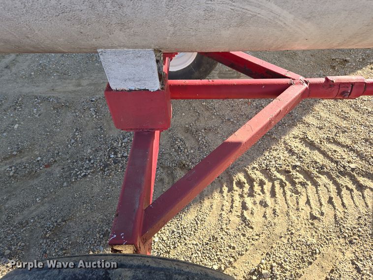 image for item EE7959 NH3 tank trailer