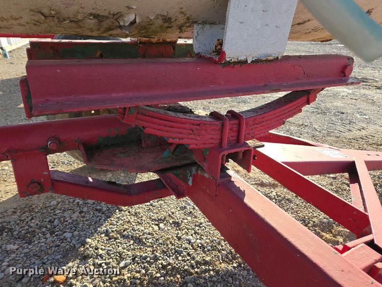 image for item EE7959 NH3 tank trailer