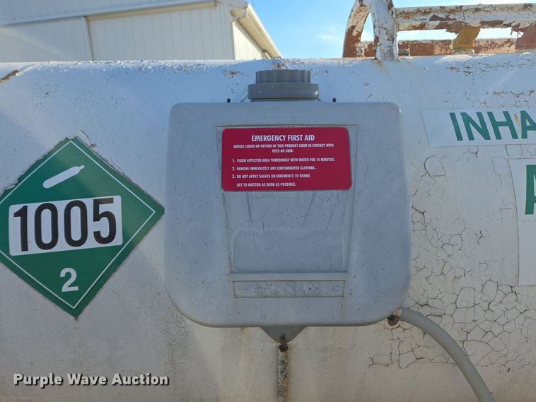 image for item EE7959 NH3 tank trailer