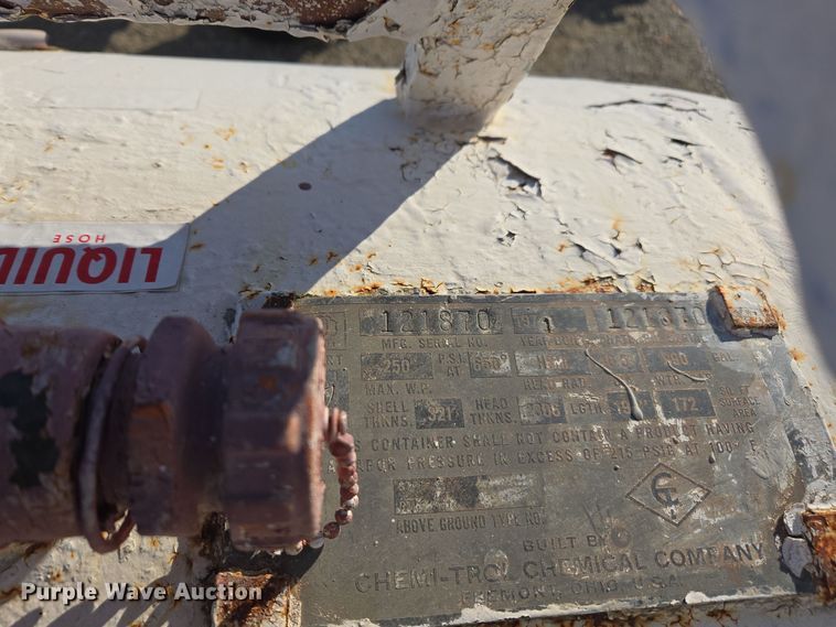 image for item EE7959 NH3 tank trailer