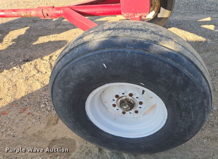 image for item EE7959 NH3 tank trailer