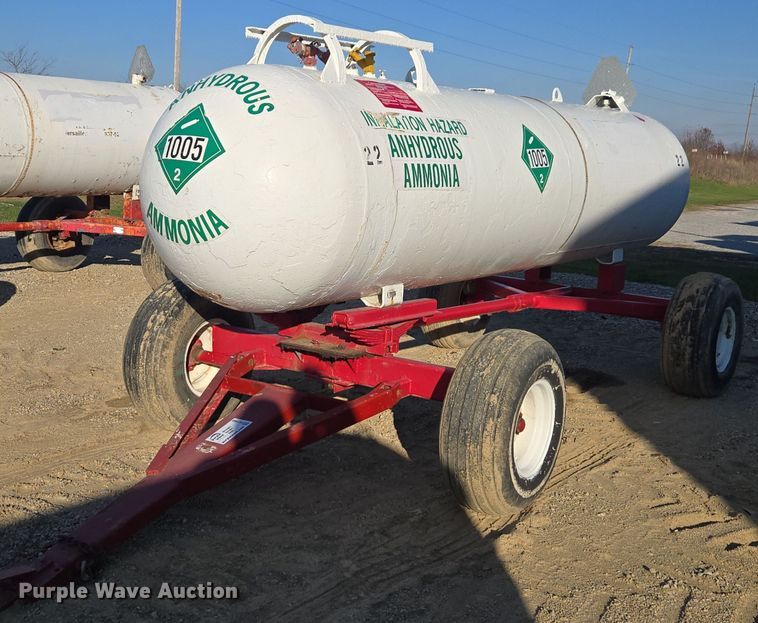 image for item EE7960 NH3 tank trailer