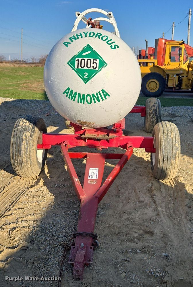 image for item EE7960 NH3 tank trailer