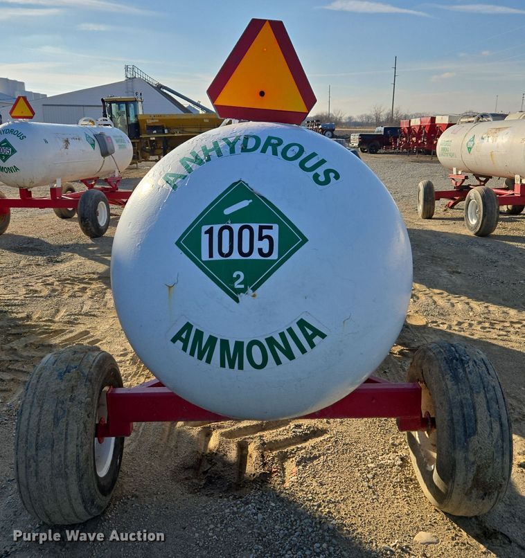 image for item EE7960 NH3 tank trailer