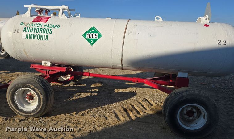 image for item EE7960 NH3 tank trailer