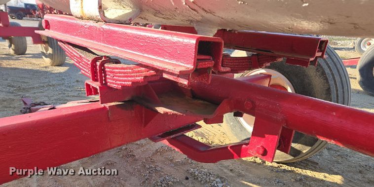 image for item EE7960 NH3 tank trailer