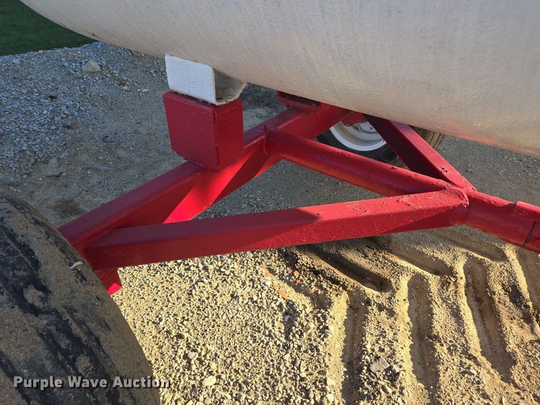 image for item EE7960 NH3 tank trailer