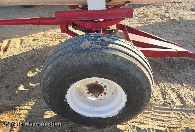 image for item EE7960 NH3 tank trailer