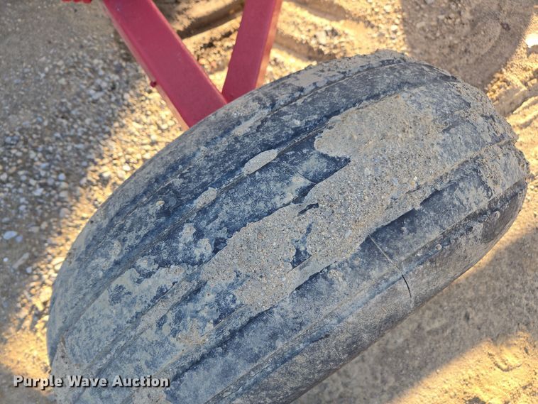 image for item EE7960 NH3 tank trailer