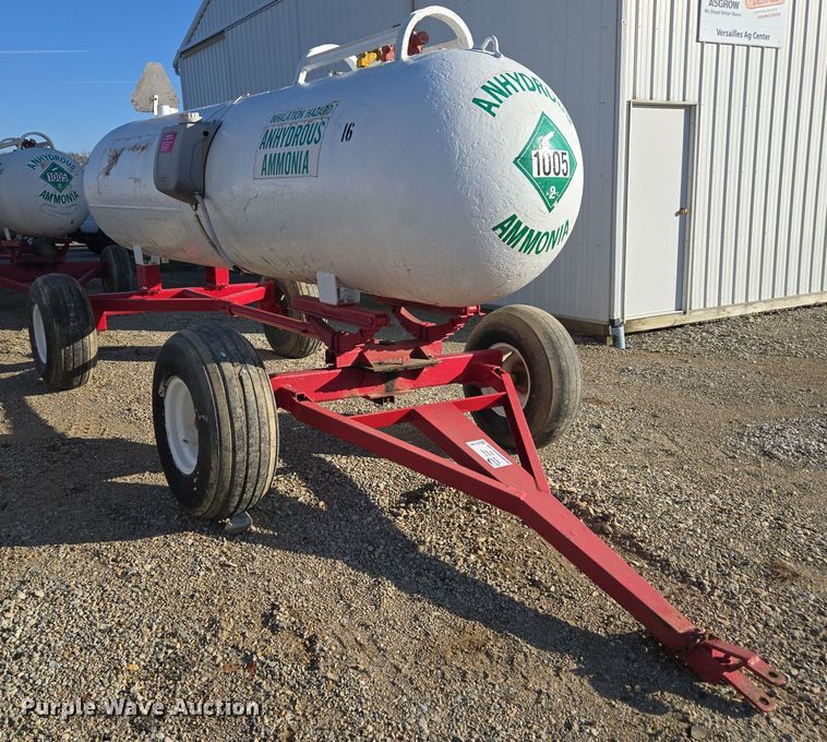 image for item EE7961 NH3 tank trailer