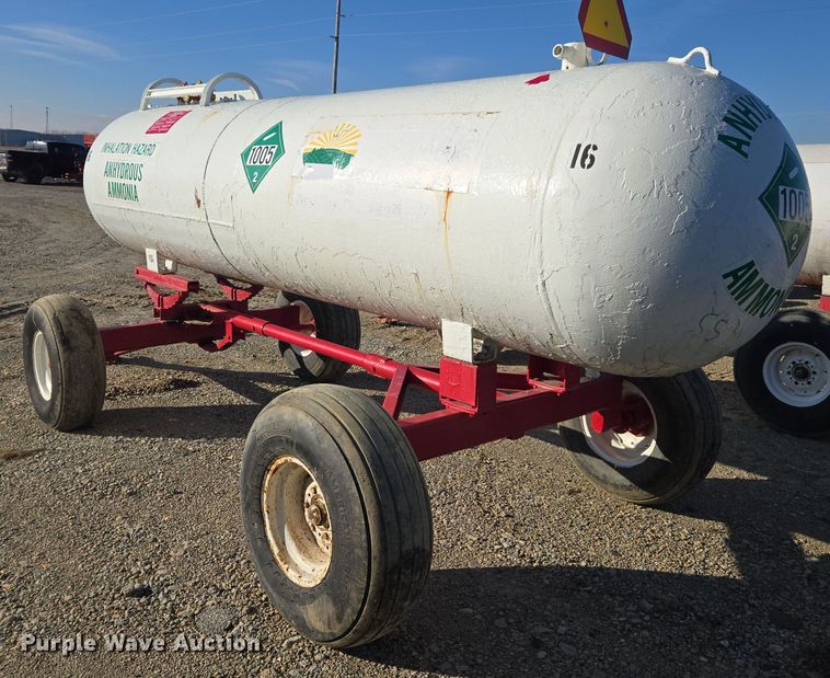 image for item EE7961 NH3 tank trailer
