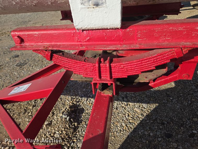 image for item EE7961 NH3 tank trailer