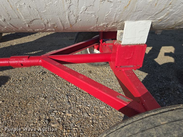 image for item EE7961 NH3 tank trailer