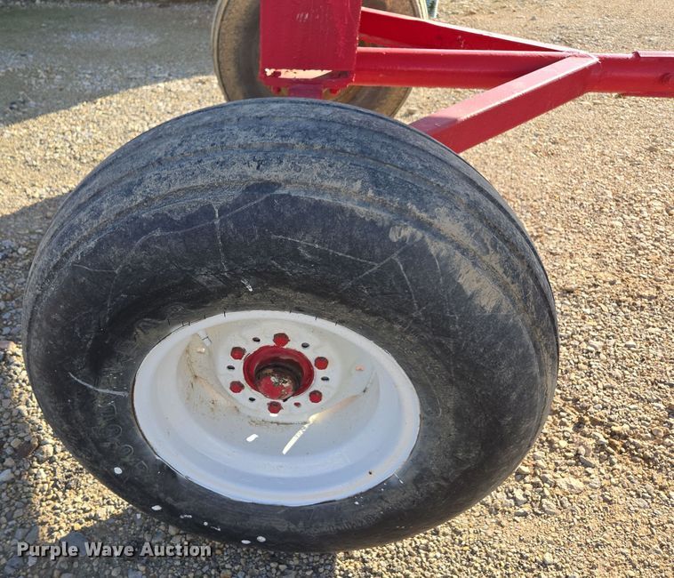 image for item EE7961 NH3 tank trailer