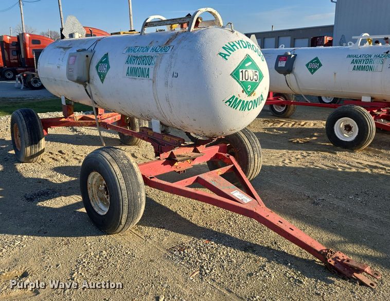 image for item EE7962 Vistron NH3 tank trailer