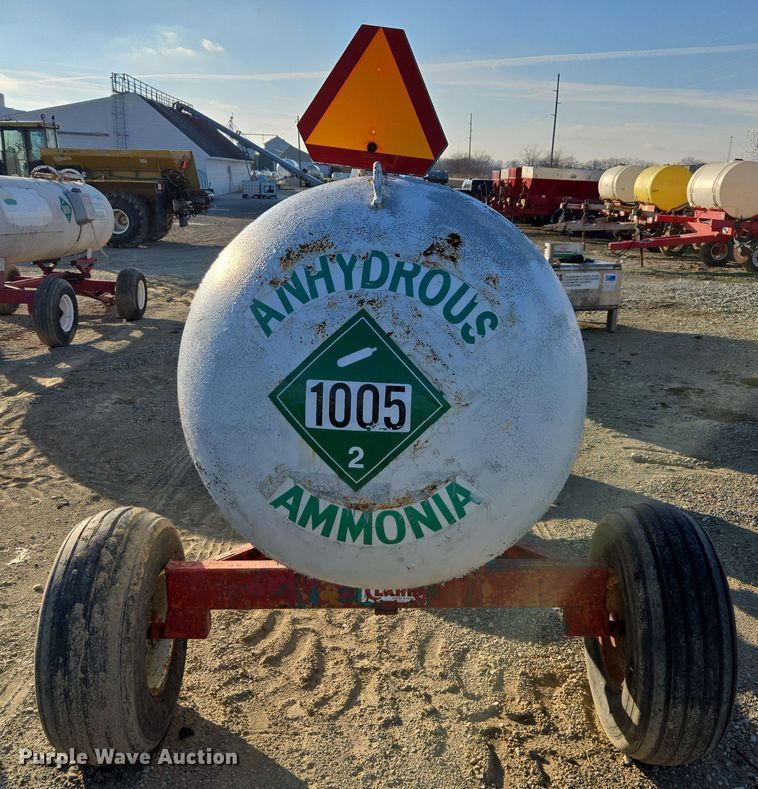 image for item EE7962 Vistron NH3 tank trailer