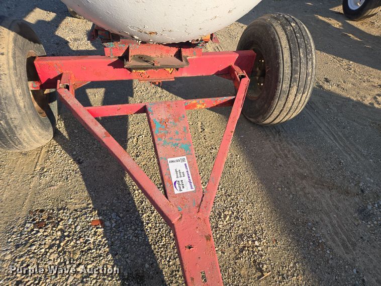 image for item EE7962 Vistron NH3 tank trailer