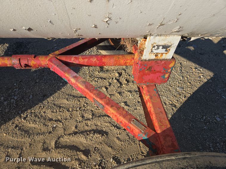 image for item EE7962 Vistron NH3 tank trailer