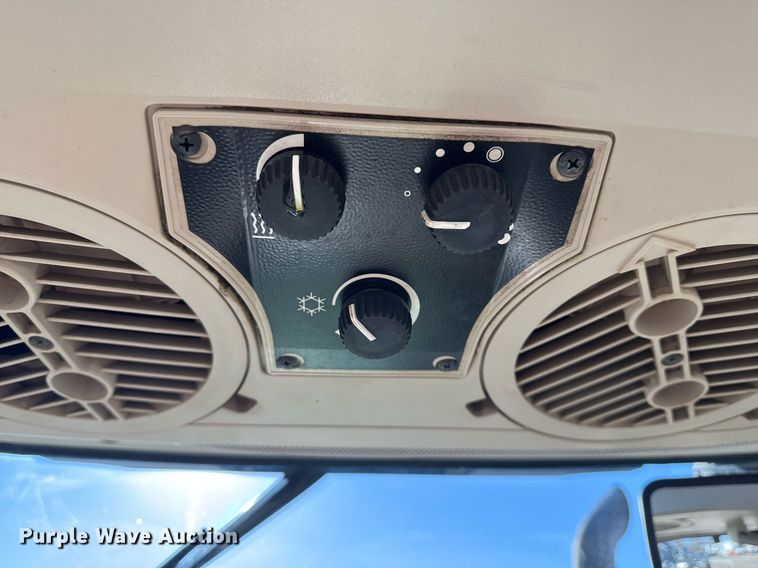 image for item EG2337 John Deere 6415 MFWD tractor