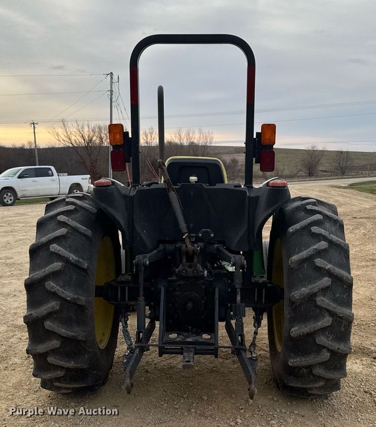 image for item EG7019 2003 John Deere 5105 tractor