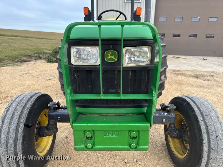 image for item EG7019 2003 John Deere 5105 tractor