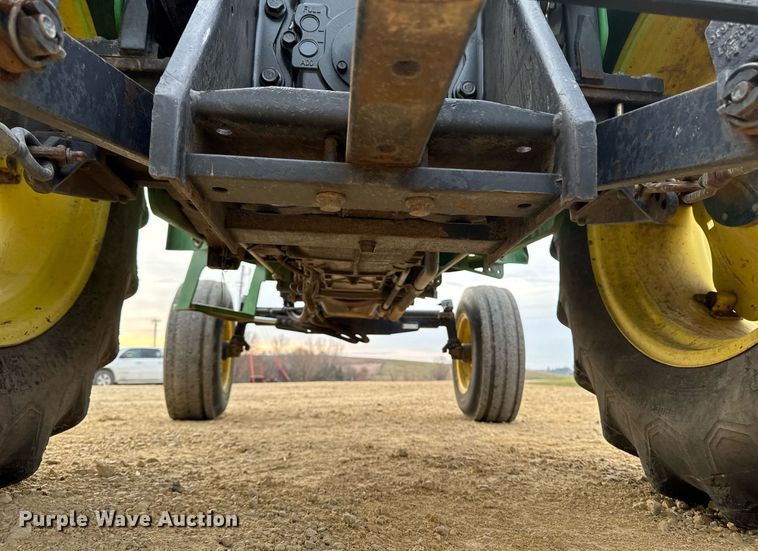 image for item EG7019 2003 John Deere 5105 tractor