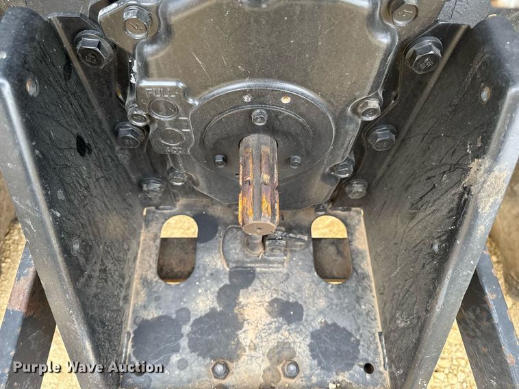 image for item EG7019 2003 John Deere 5105 tractor