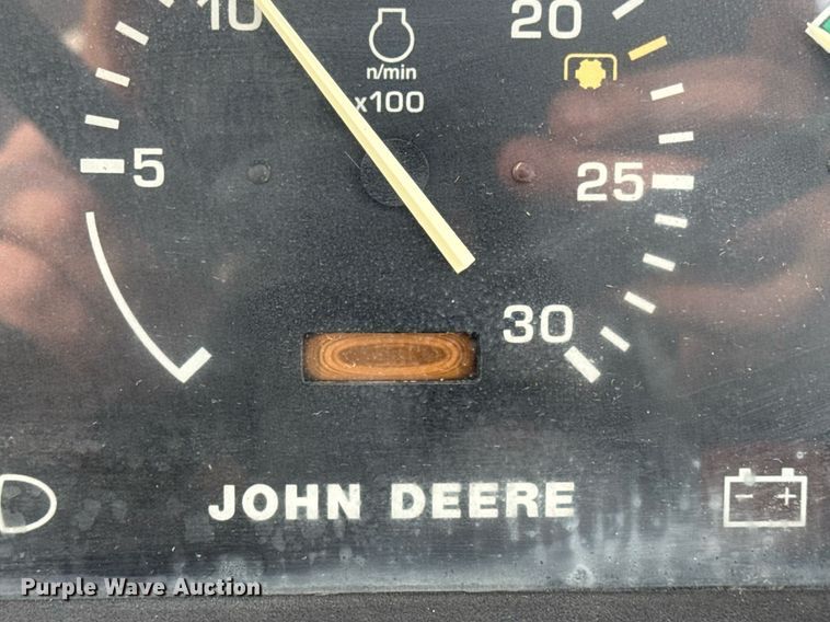 image for item EG7019 2003 John Deere 5105 tractor